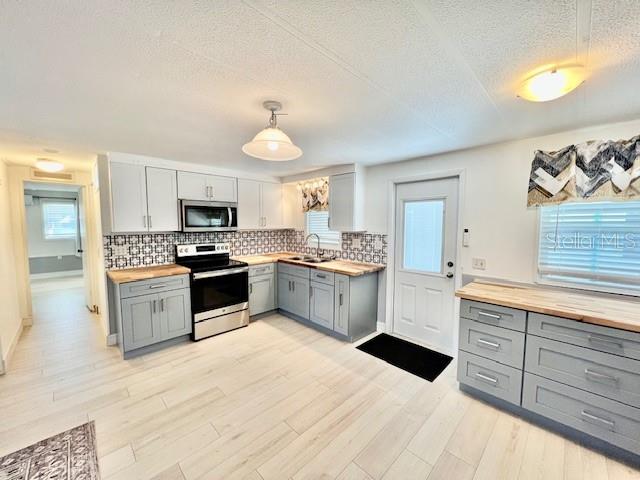 SENATE MANOR - Residential Lease