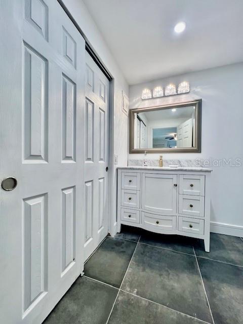 SENATE MANOR - Residential Lease