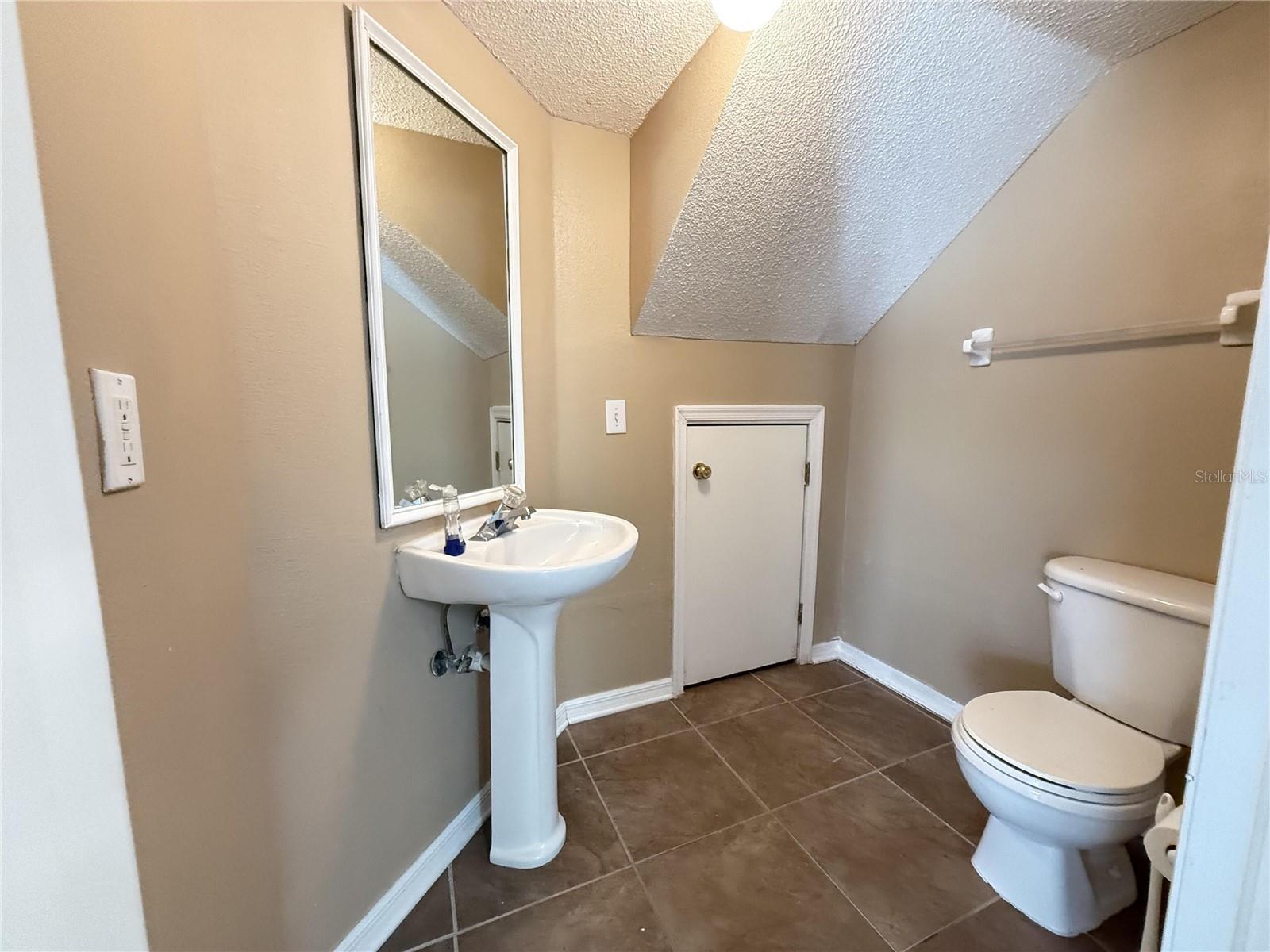 PROVIDENCE TWNHMS PH 3 - Residential Lease