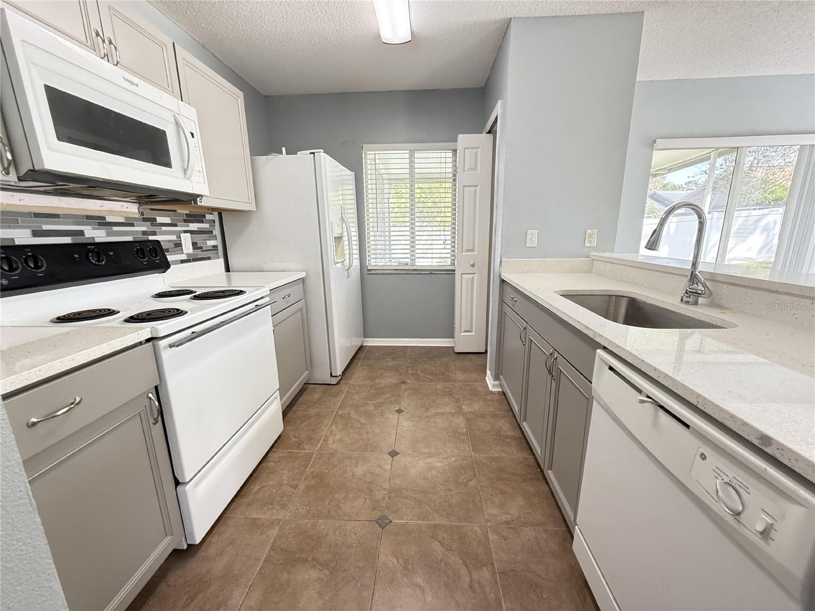 PROVIDENCE TWNHMS PH 3 - Residential Lease