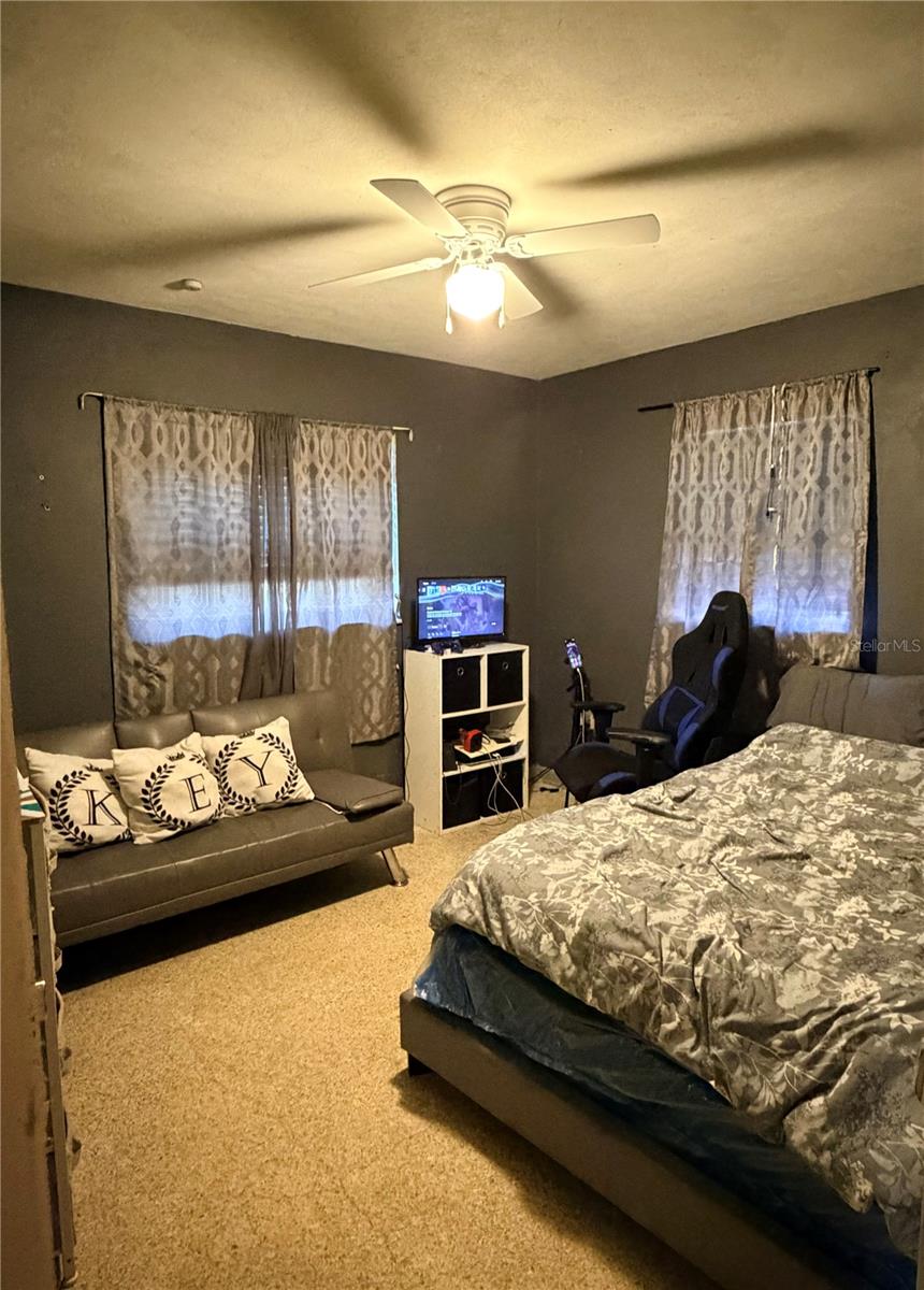 GROVE VILLA - Residential