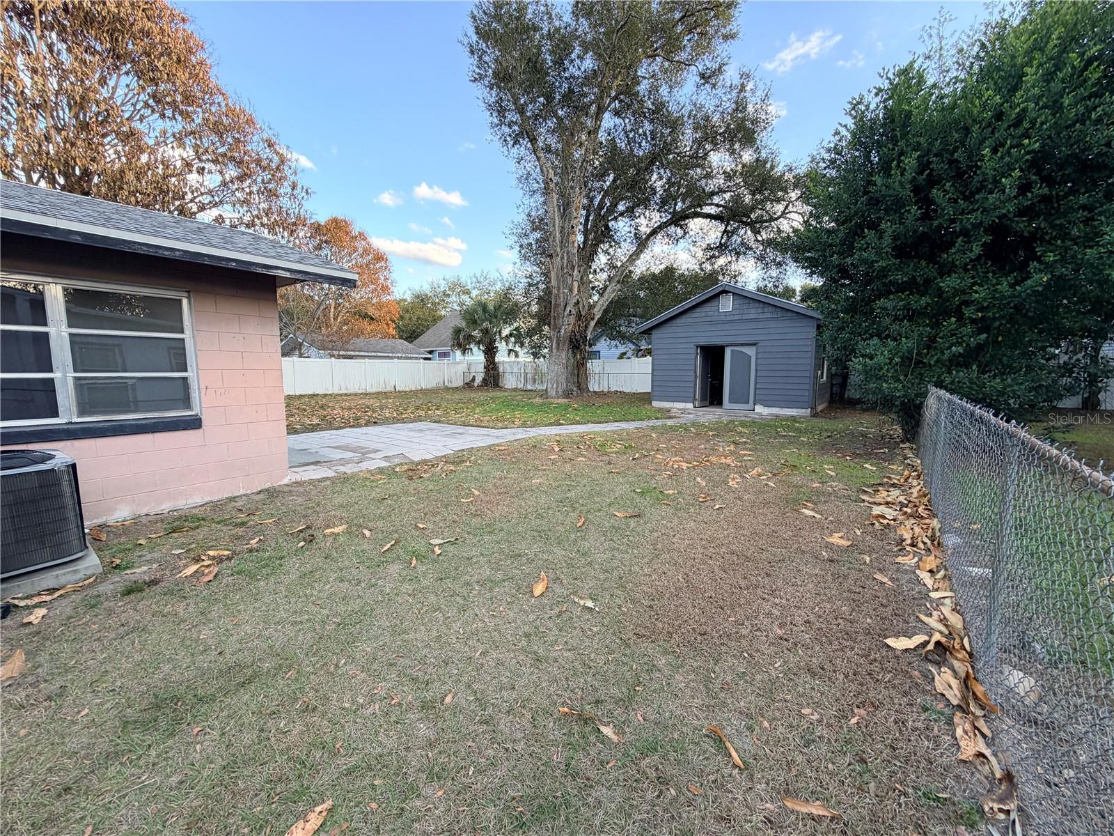 GROVE VILLA - Residential