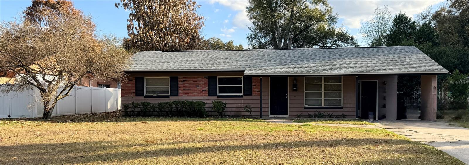 GROVE VILLA - Residential