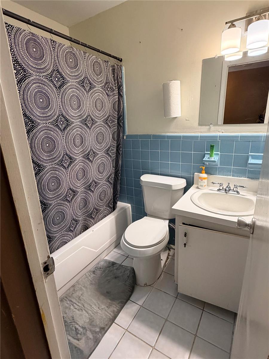 GROVE VILLA - Residential