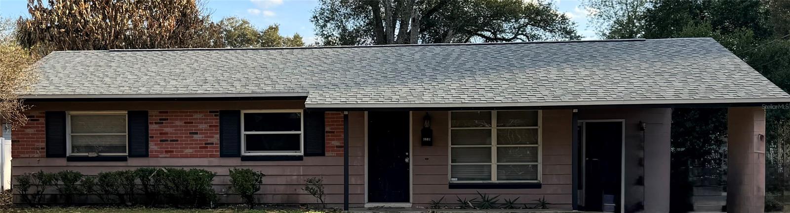 GROVE VILLA - Residential