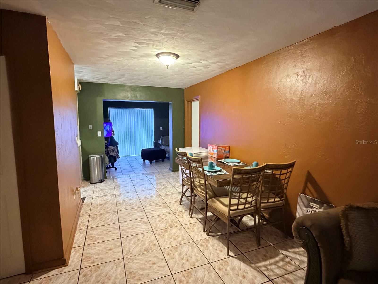 GROVE VILLA - Residential