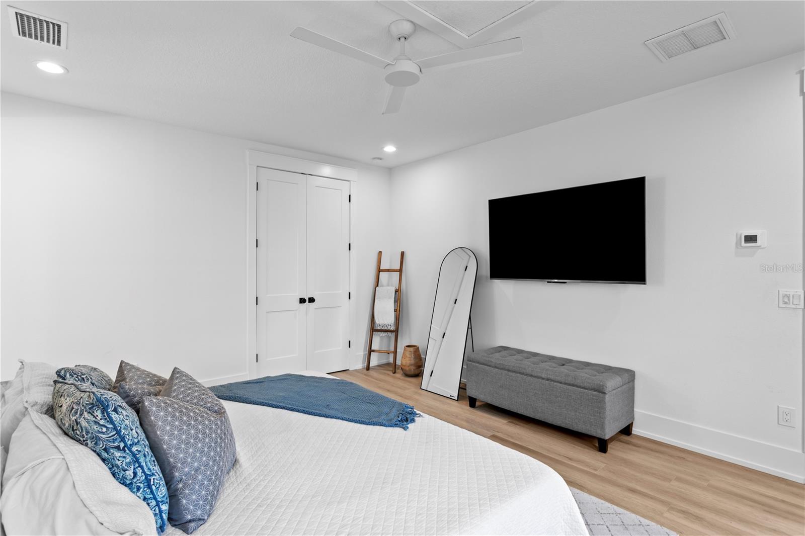 ROYAL POINCIANA - Residential