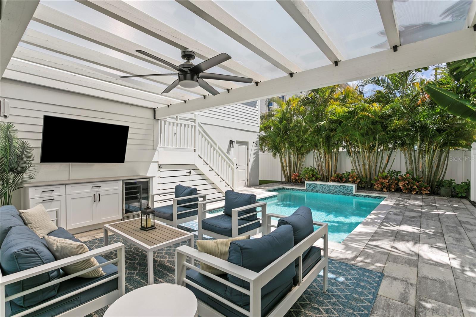 ROYAL POINCIANA - Residential