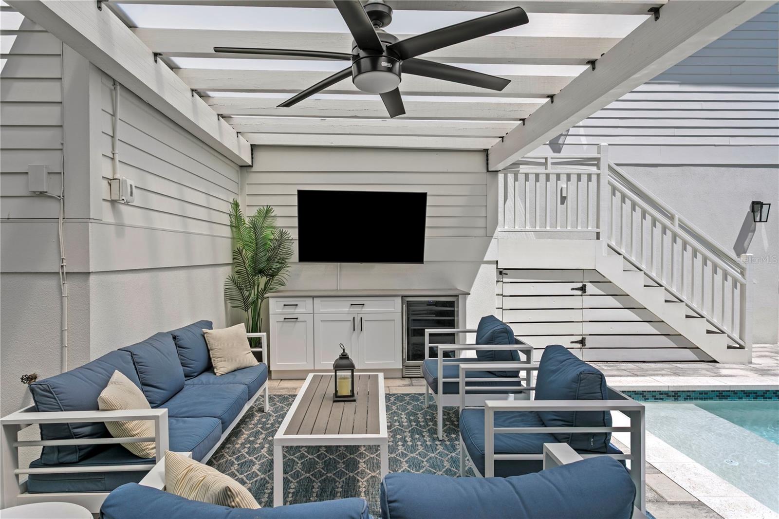 ROYAL POINCIANA - Residential