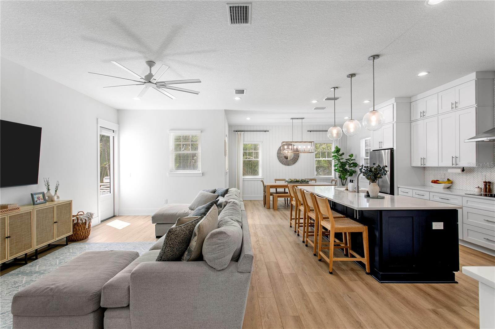 ROYAL POINCIANA - Residential