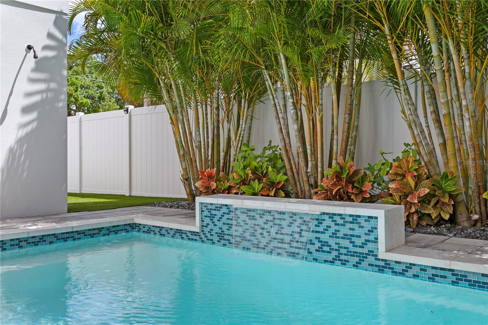 ROYAL POINCIANA - Residential