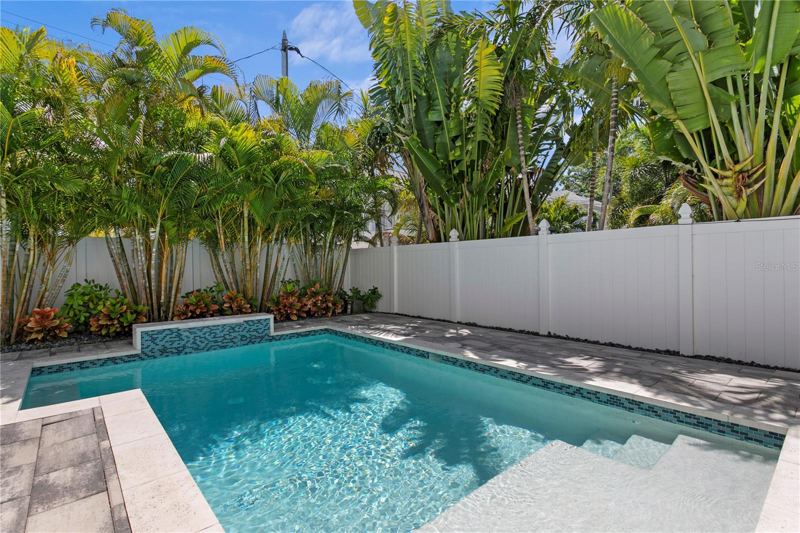 ROYAL POINCIANA - Residential