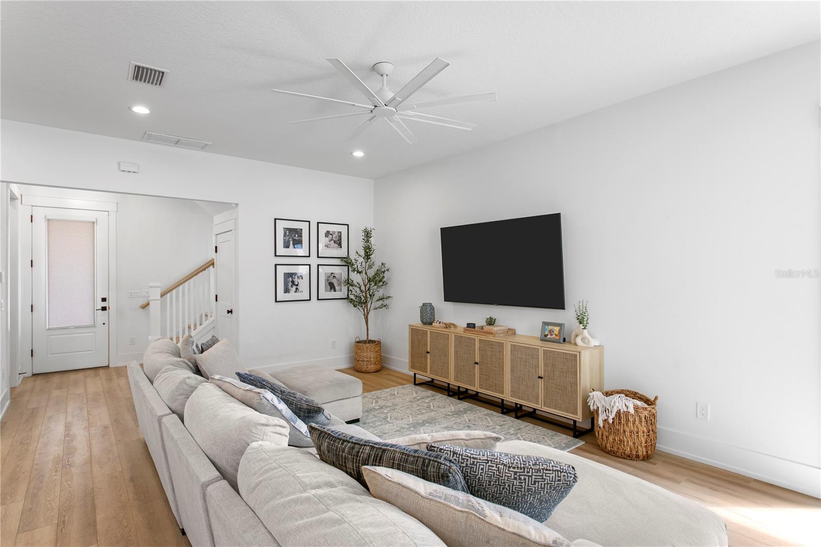 ROYAL POINCIANA - Residential