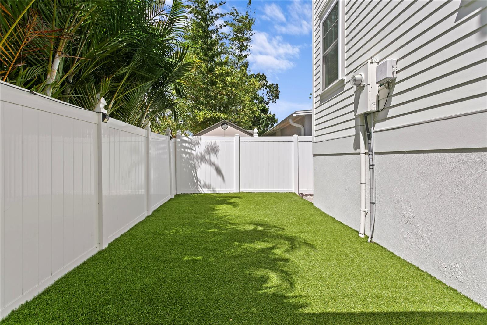 ROYAL POINCIANA - Residential