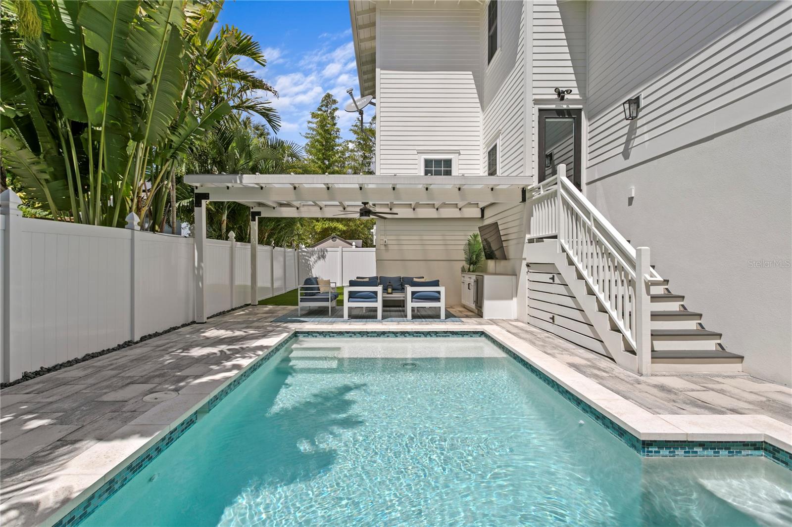 ROYAL POINCIANA - Residential