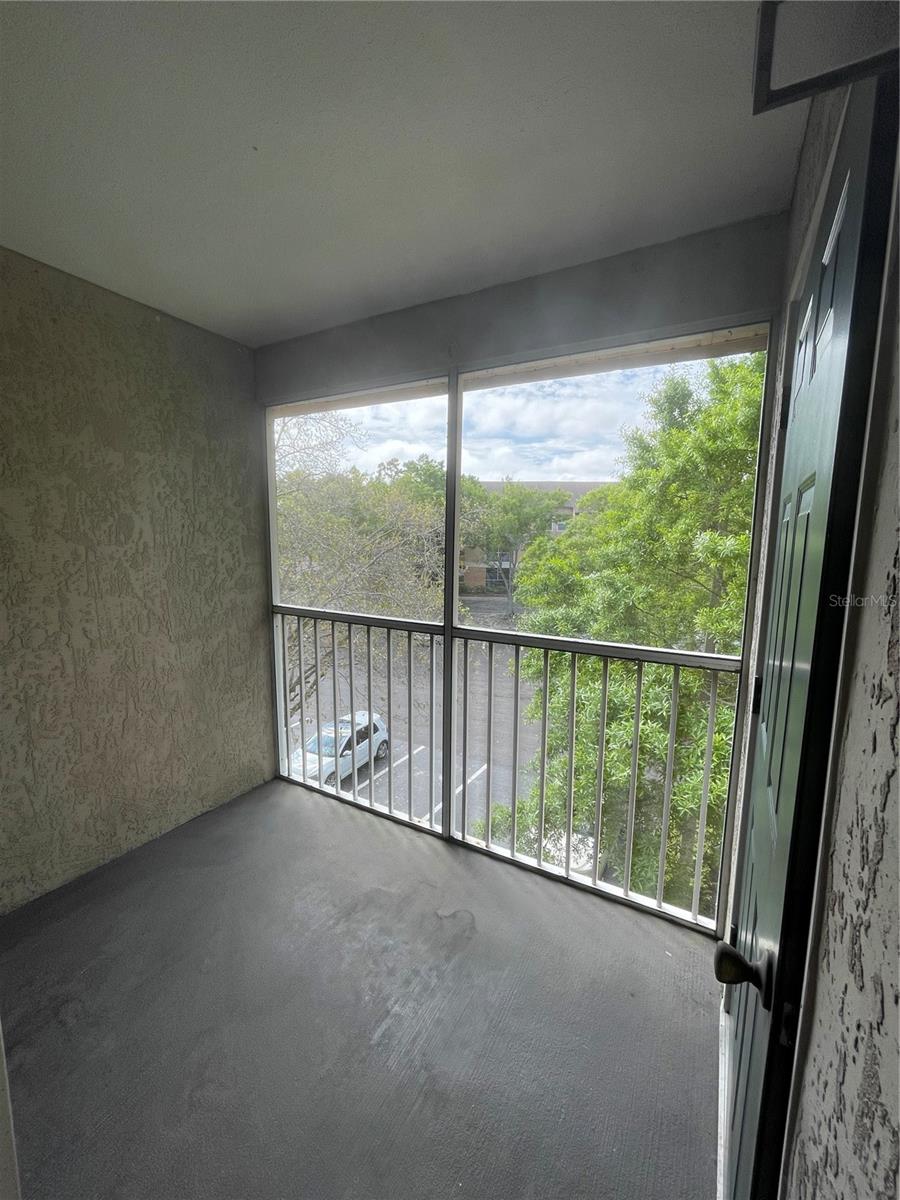 SANDLAKE PRIVATE RESIDENCES - Residential Lease