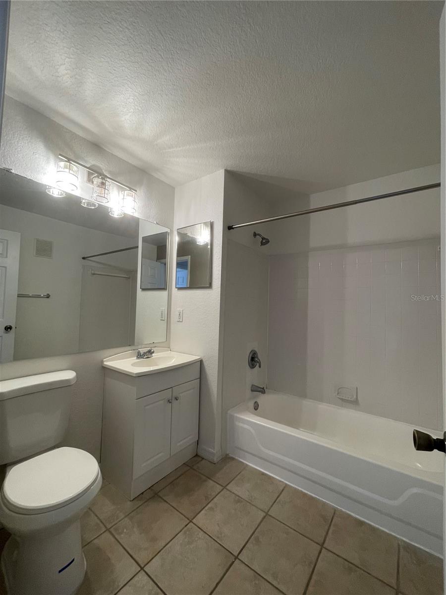 SANDLAKE PRIVATE RESIDENCES - Residential Lease
