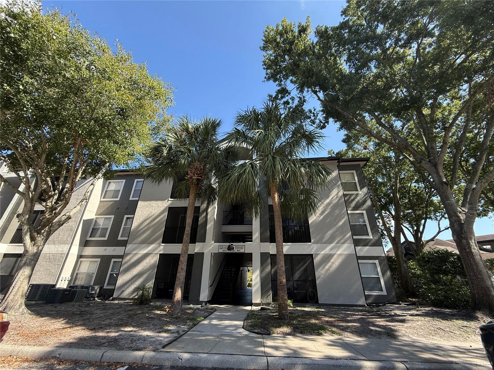 SANDLAKE PRIVATE RESIDENCES - Residential Lease