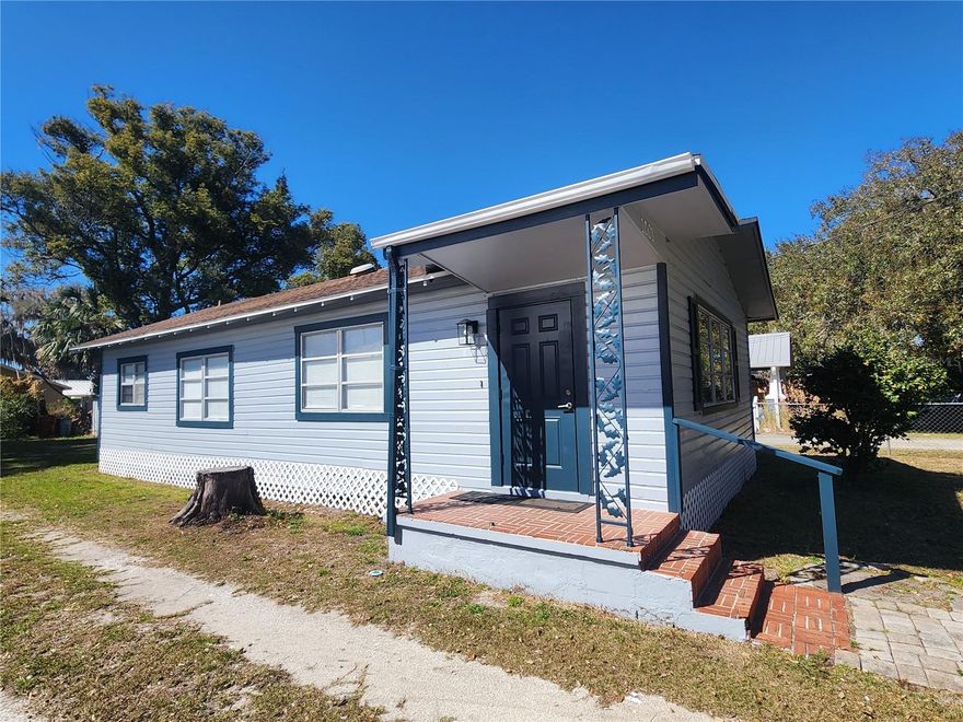 Cute, cozy home in the heart of Plant City! This charming property features 2 bedrooms, 1 bathroom, and 1,076 sq ft of heated space, plus a spacious backyard perfect for entertaining or relaxing. Call today to schedule your private tour!