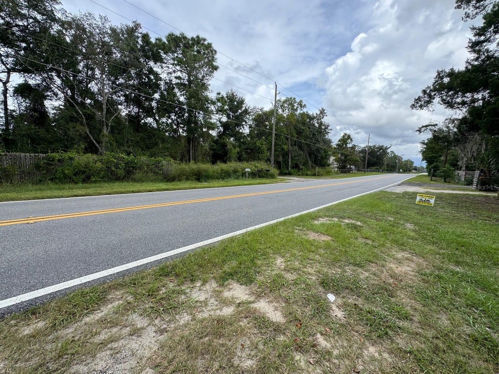 Photo of 19150 County Road 450, Umatilla, FL 32784 (MLS # O6447178)