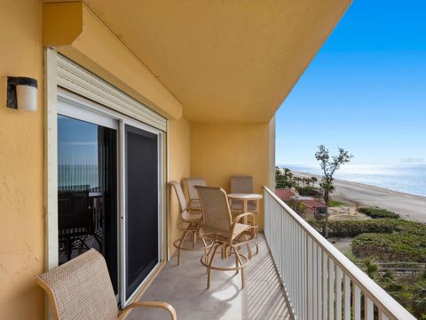 A home in LONGBOAT KEY