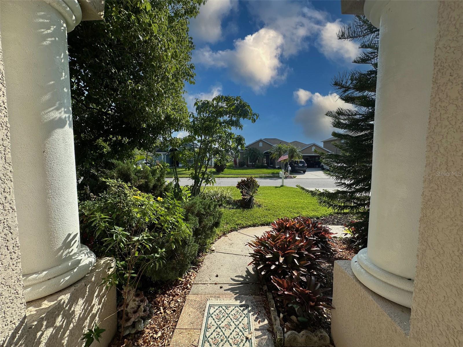 2349 WOOD POINTE DRIVE