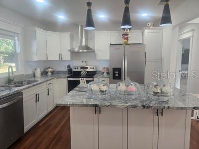 E242 FT OF N1/2 OF NW1/4 OF SW1/4 LESS N200 FT THE - Residential