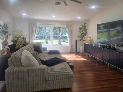 E242 FT OF N1/2 OF NW1/4 OF SW1/4 LESS N200 FT THE - Residential