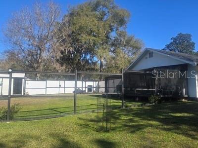 E242 FT OF N1/2 OF NW1/4 OF SW1/4 LESS N200 FT THE - Residential