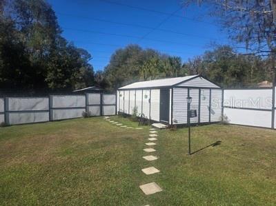 E242 FT OF N1/2 OF NW1/4 OF SW1/4 LESS N200 FT THE - Residential