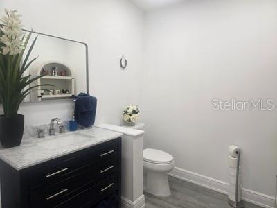 E242 FT OF N1/2 OF NW1/4 OF SW1/4 LESS N200 FT THE - Residential