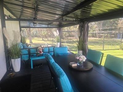 E242 FT OF N1/2 OF NW1/4 OF SW1/4 LESS N200 FT THE - Residential