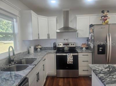 E242 FT OF N1/2 OF NW1/4 OF SW1/4 LESS N200 FT THE - Residential