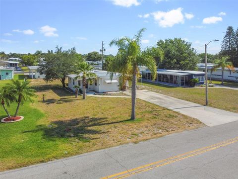 A home in PALM HARBOR