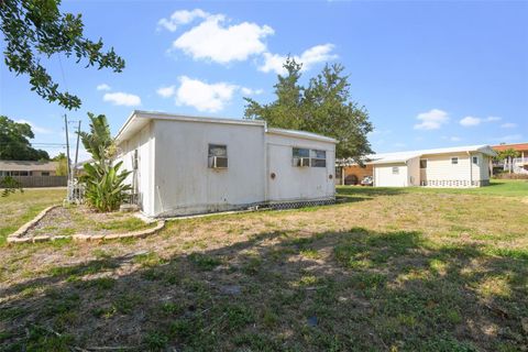 A home in PALM HARBOR