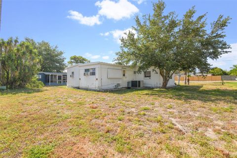 A home in PALM HARBOR