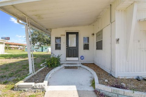 A home in PALM HARBOR