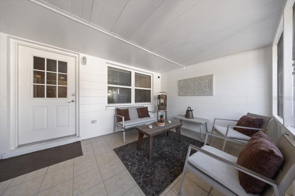 CIRCLE SQUARE WOODS - Residential