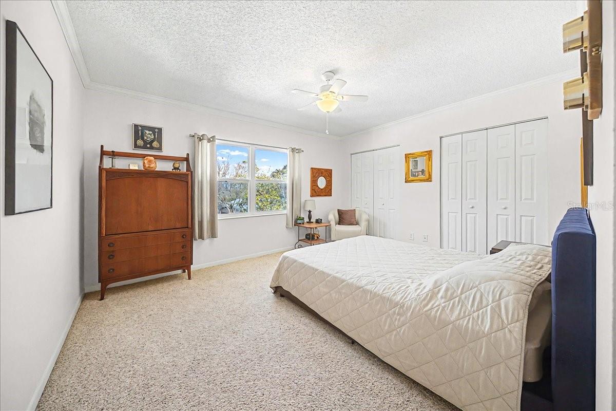 CIRCLE SQUARE WOODS - Residential