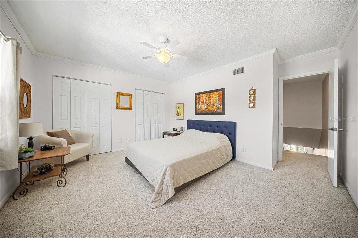 CIRCLE SQUARE WOODS - Residential