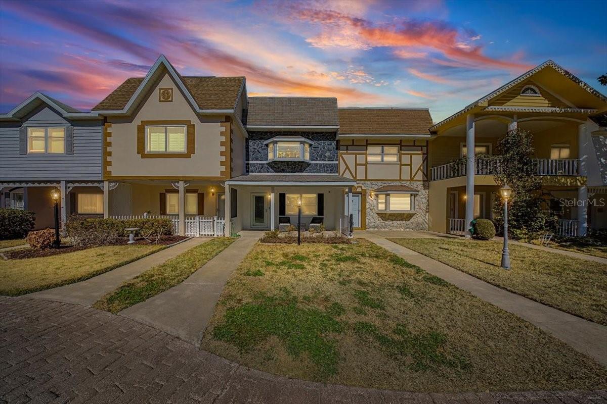 CIRCLE SQUARE WOODS - Residential