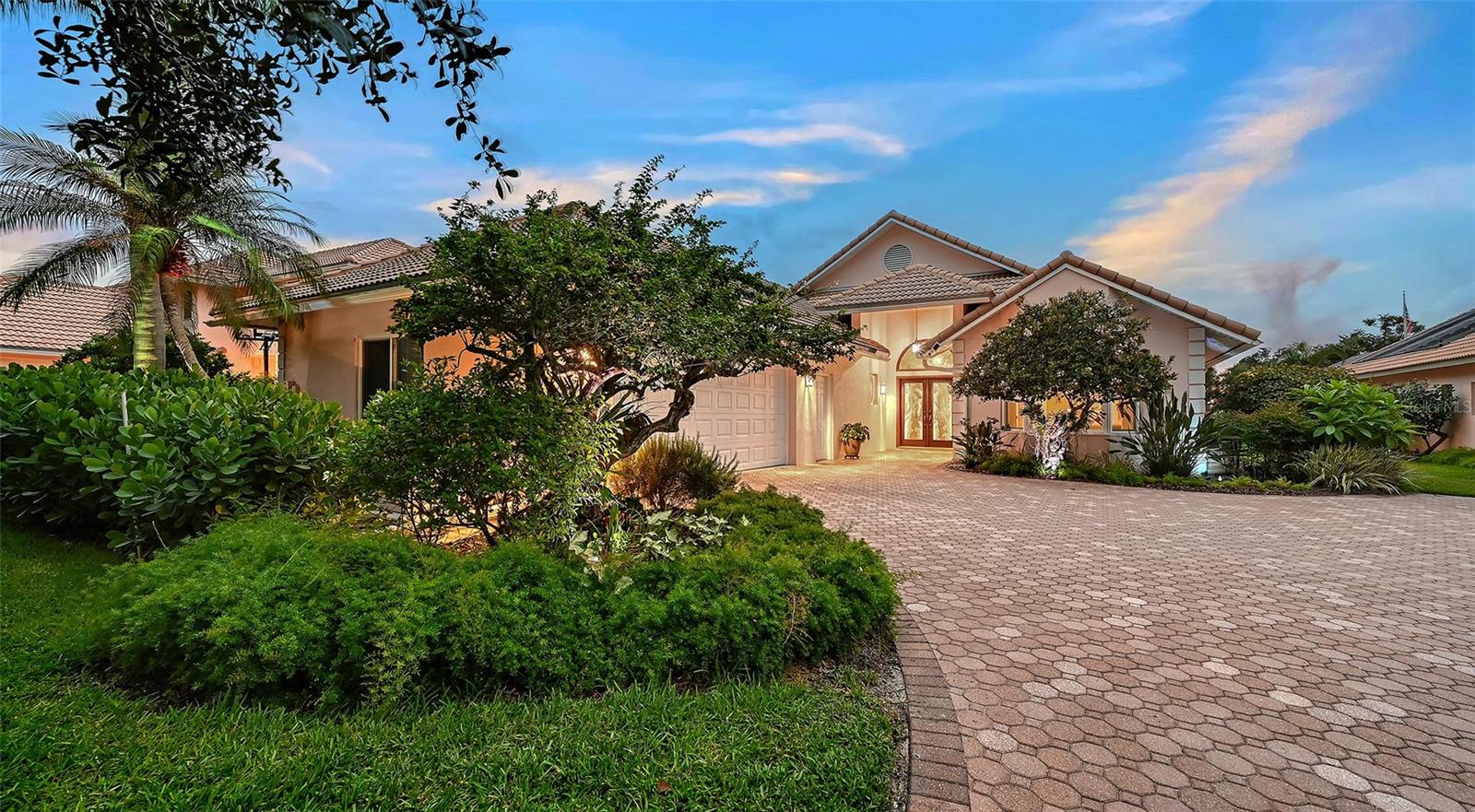 5476 GOLF POINTE DRIVE