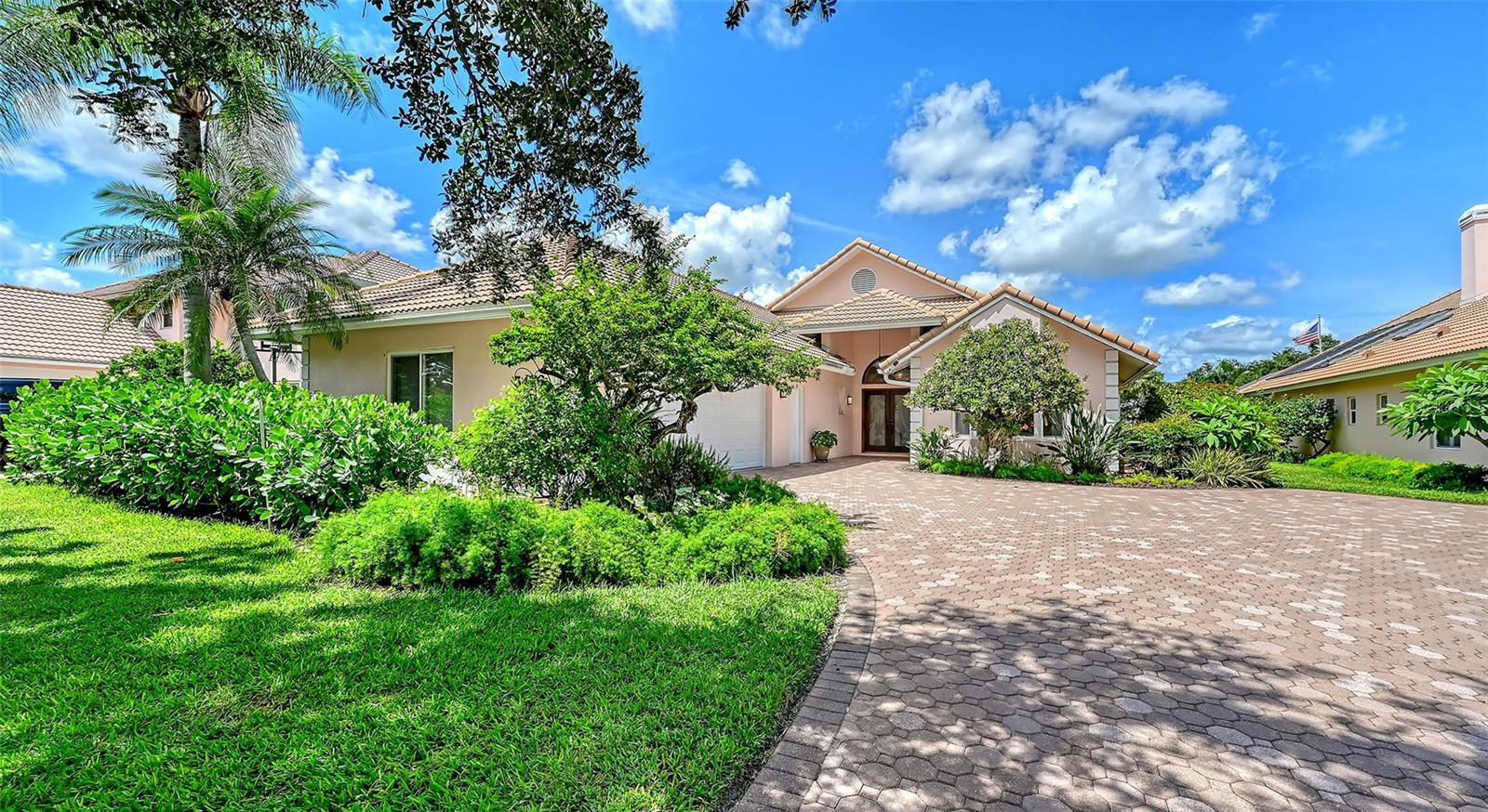 5476 GOLF POINTE DRIVE