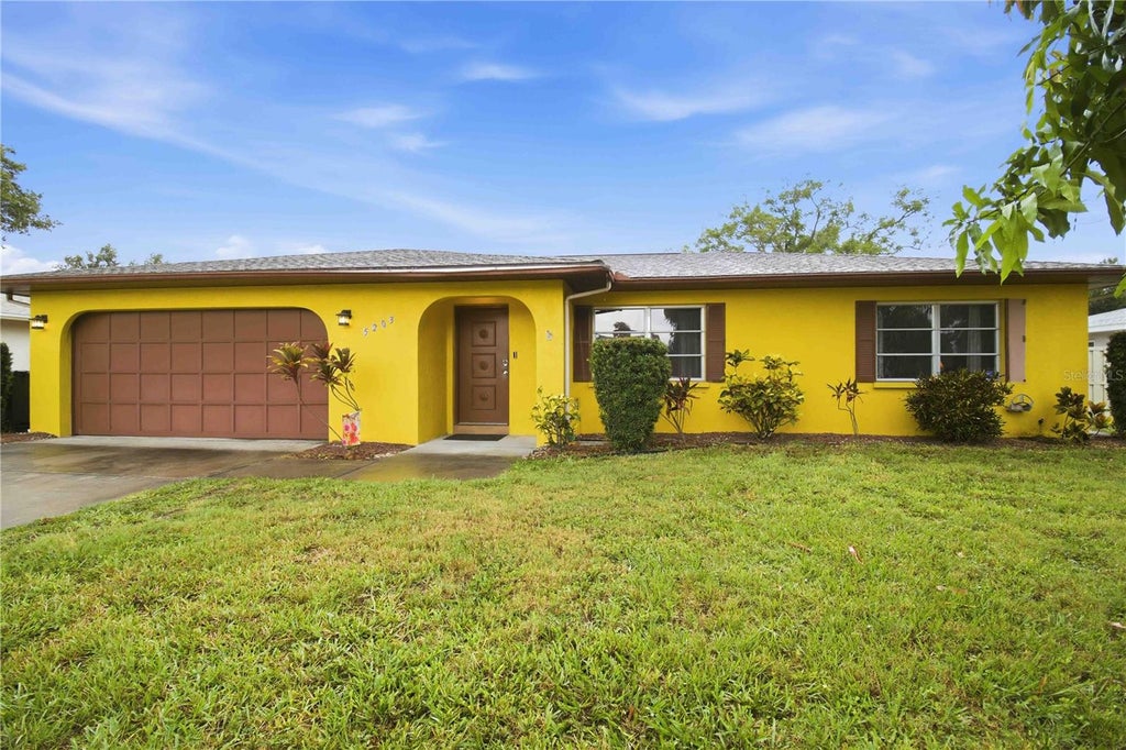 Photo of 5203 18th Avenue W, Bradenton, FL 34209 (MLS # A4698998)