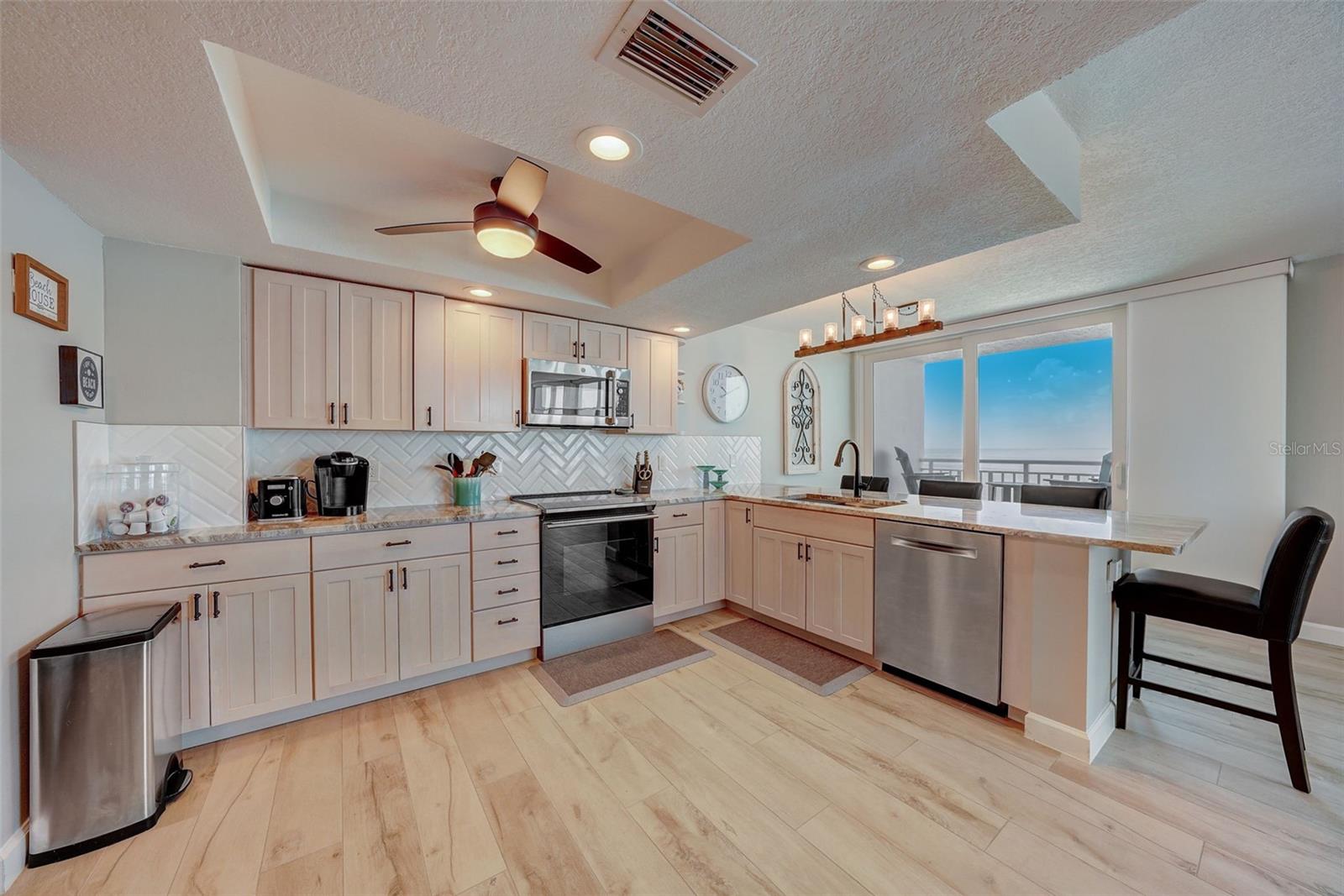 CLUB REDINGTON CONDO THE - Residential Lease