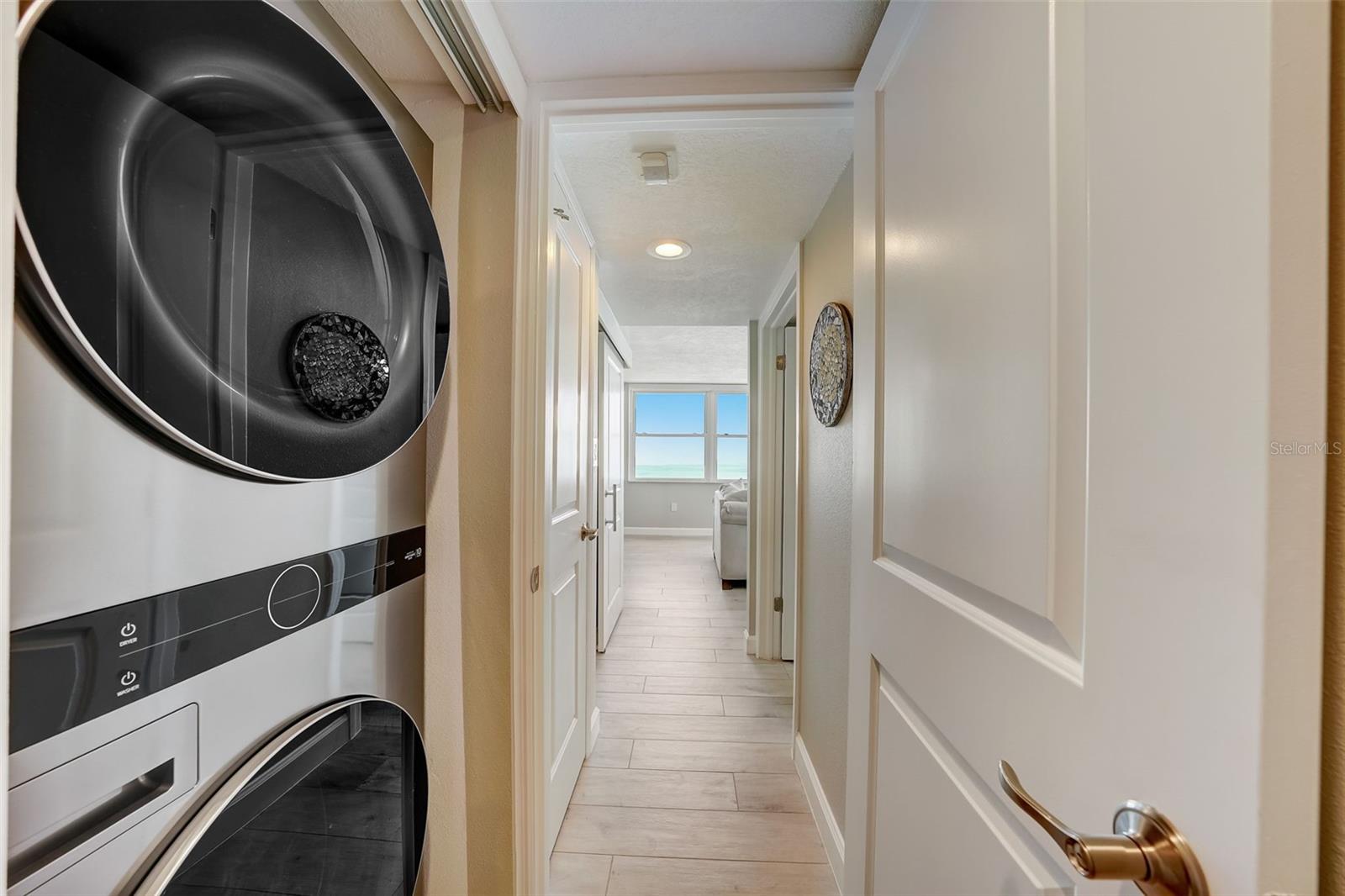 CLUB REDINGTON CONDO THE - Residential Lease