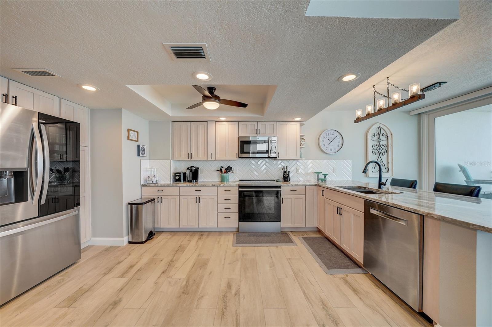 CLUB REDINGTON CONDO THE - Residential Lease