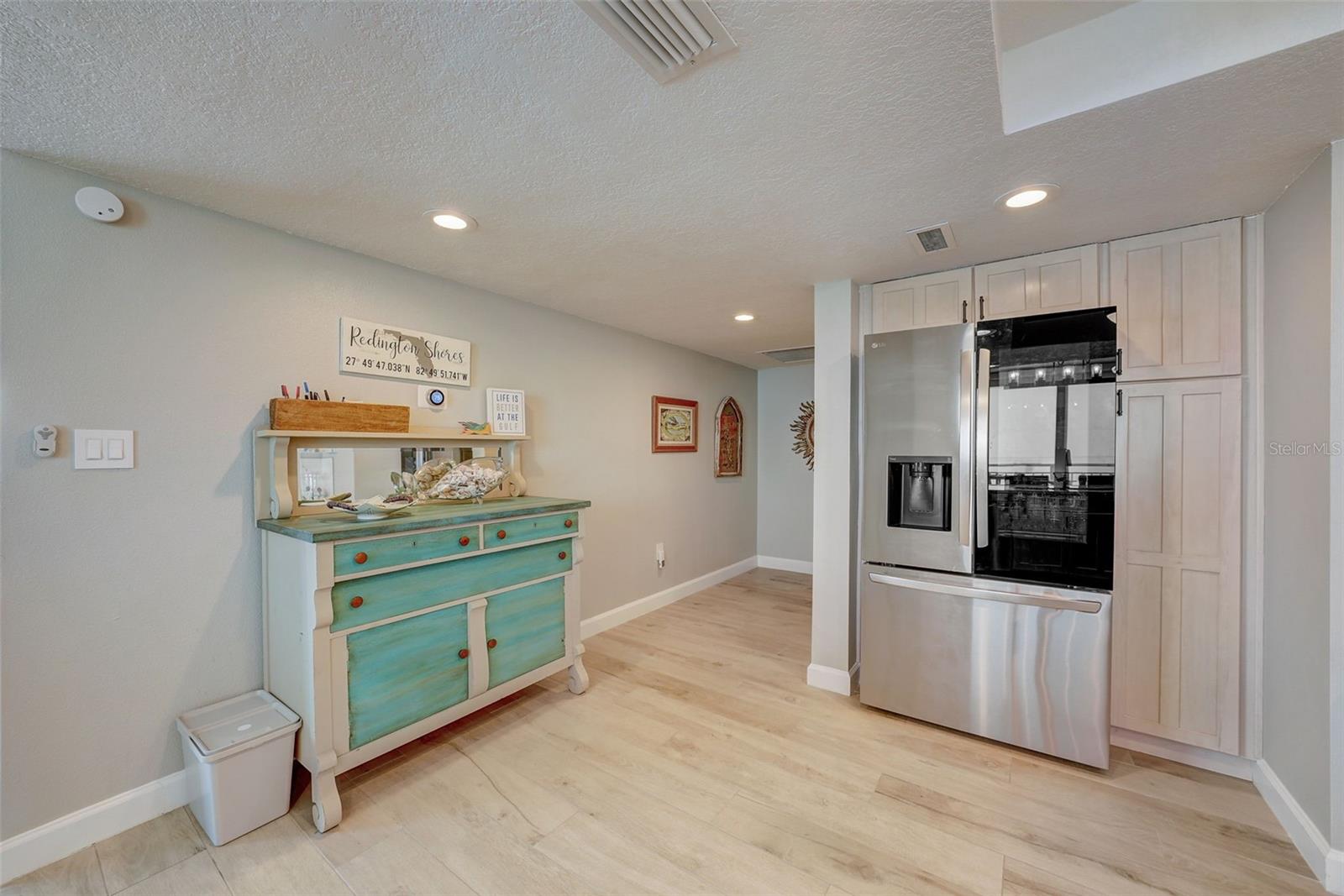 CLUB REDINGTON CONDO THE - Residential Lease