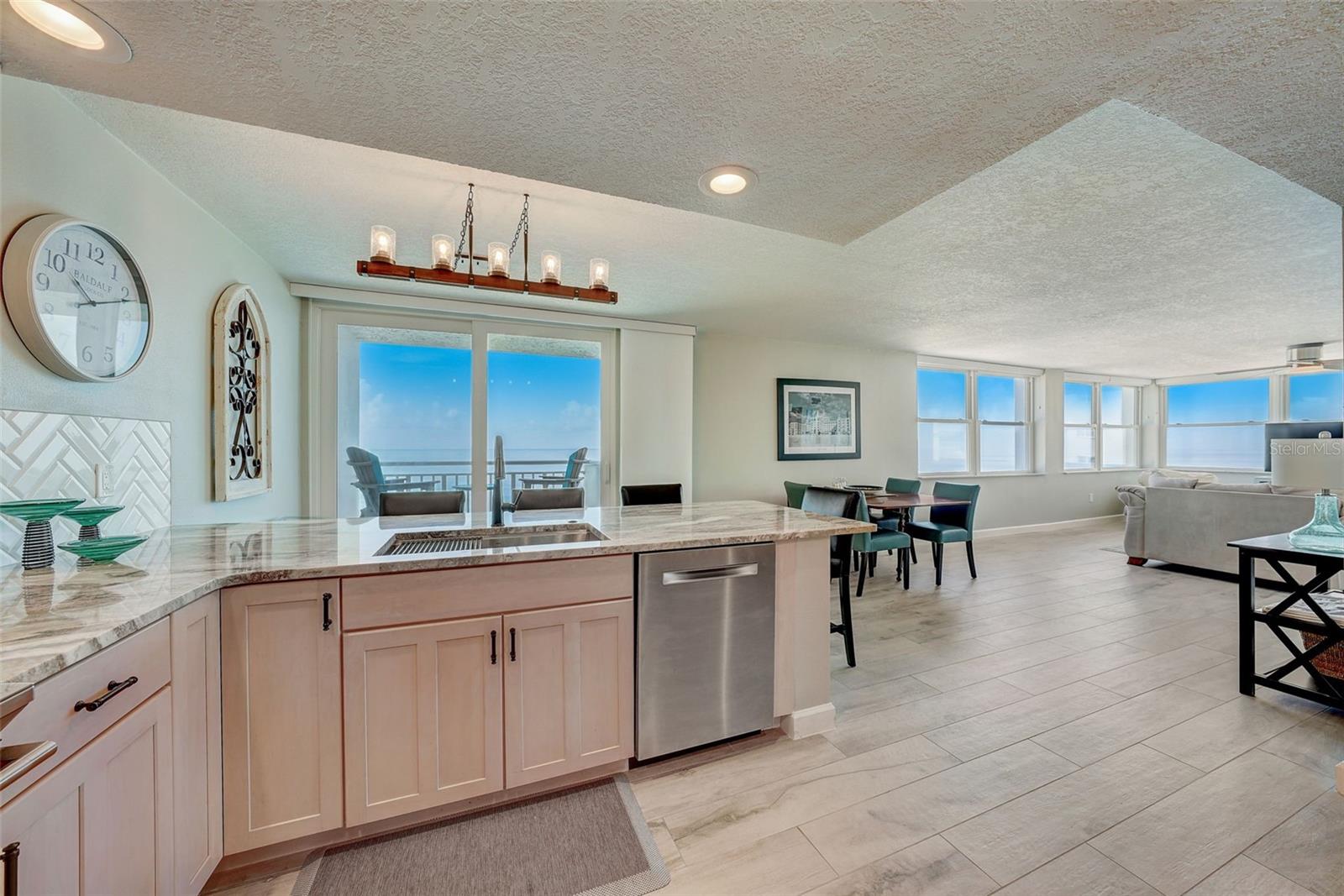 CLUB REDINGTON CONDO THE - Residential Lease