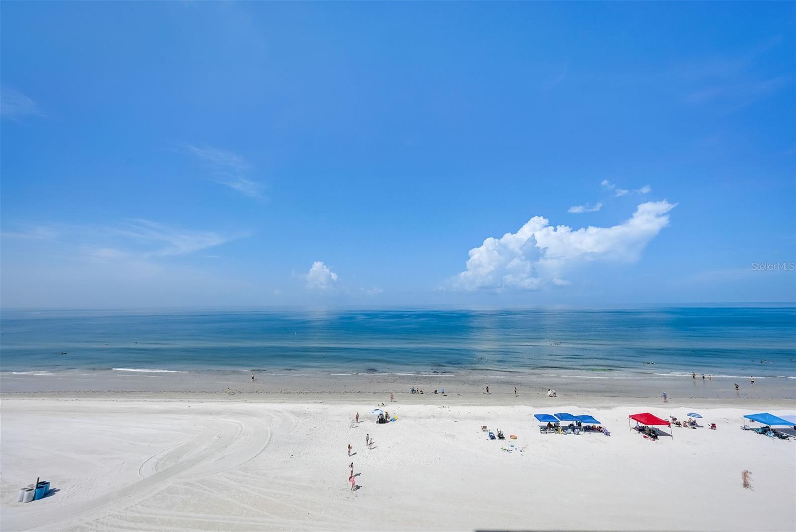 CLUB REDINGTON CONDO THE - Residential Lease